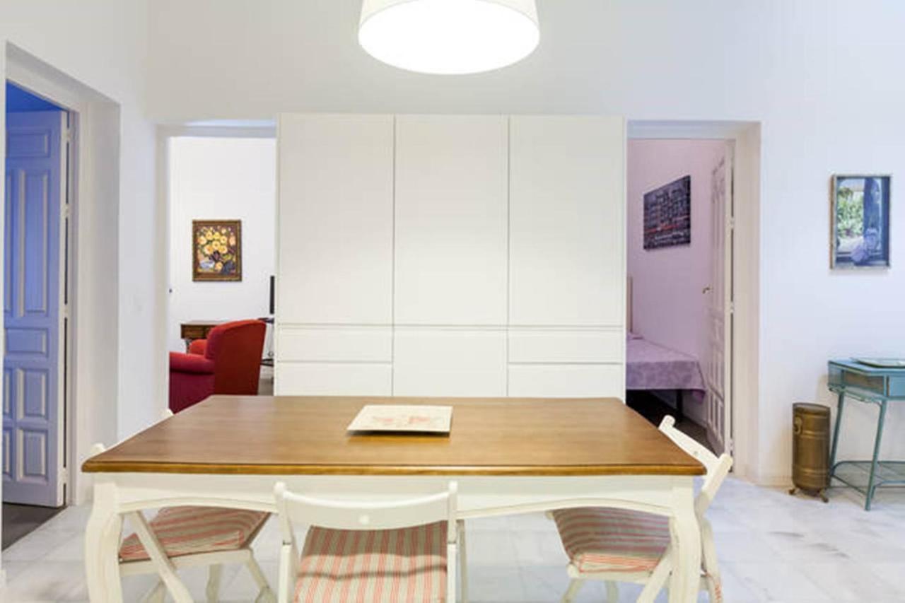 Apartamentos Rg Arenal إشبيلية الغرفة الصورة