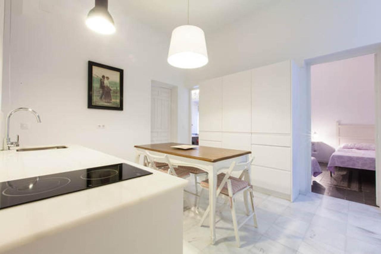 Apartamentos Rg Arenal إشبيلية الغرفة الصورة