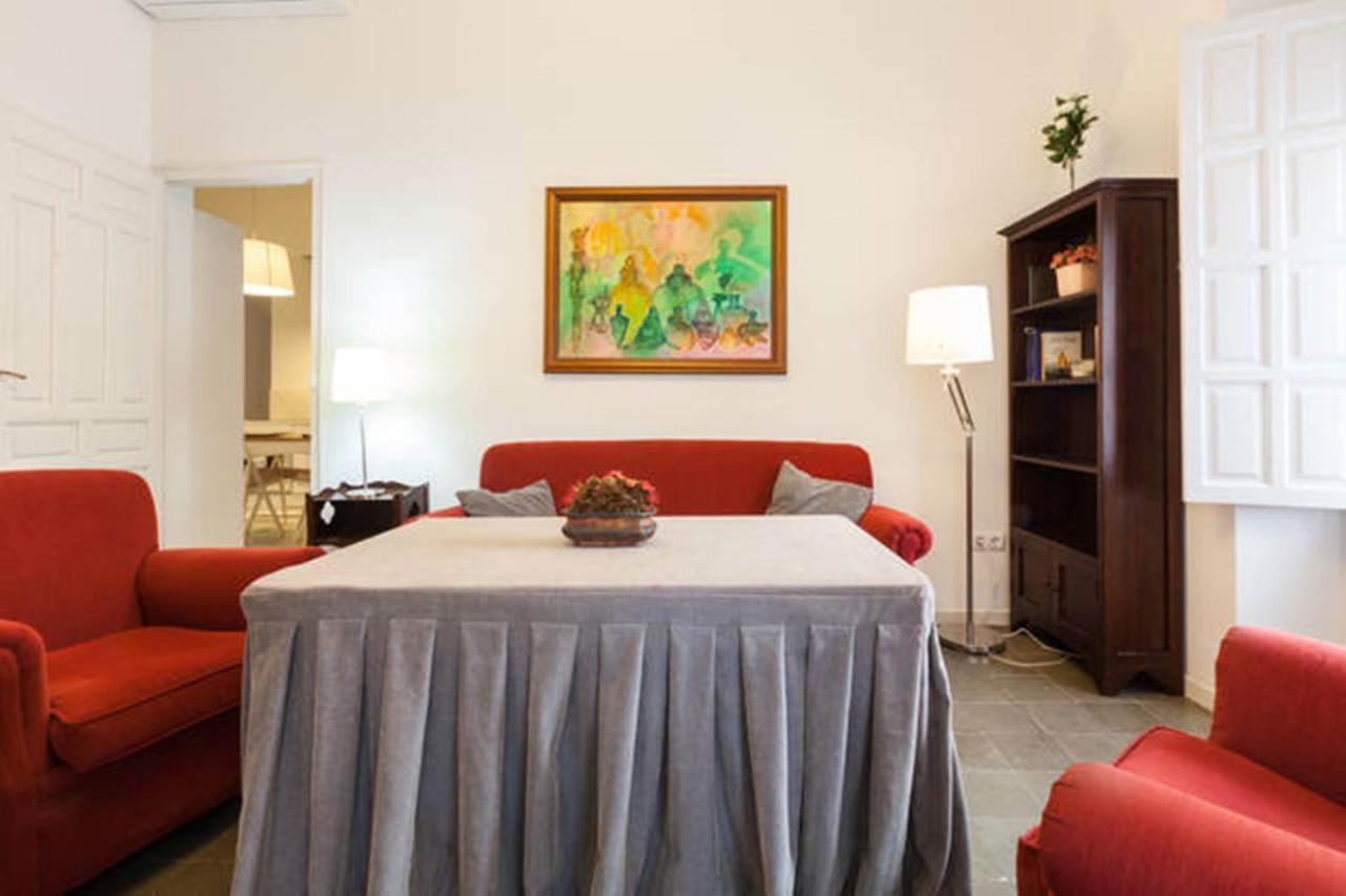 Apartamentos Rg Arenal إشبيلية الغرفة الصورة