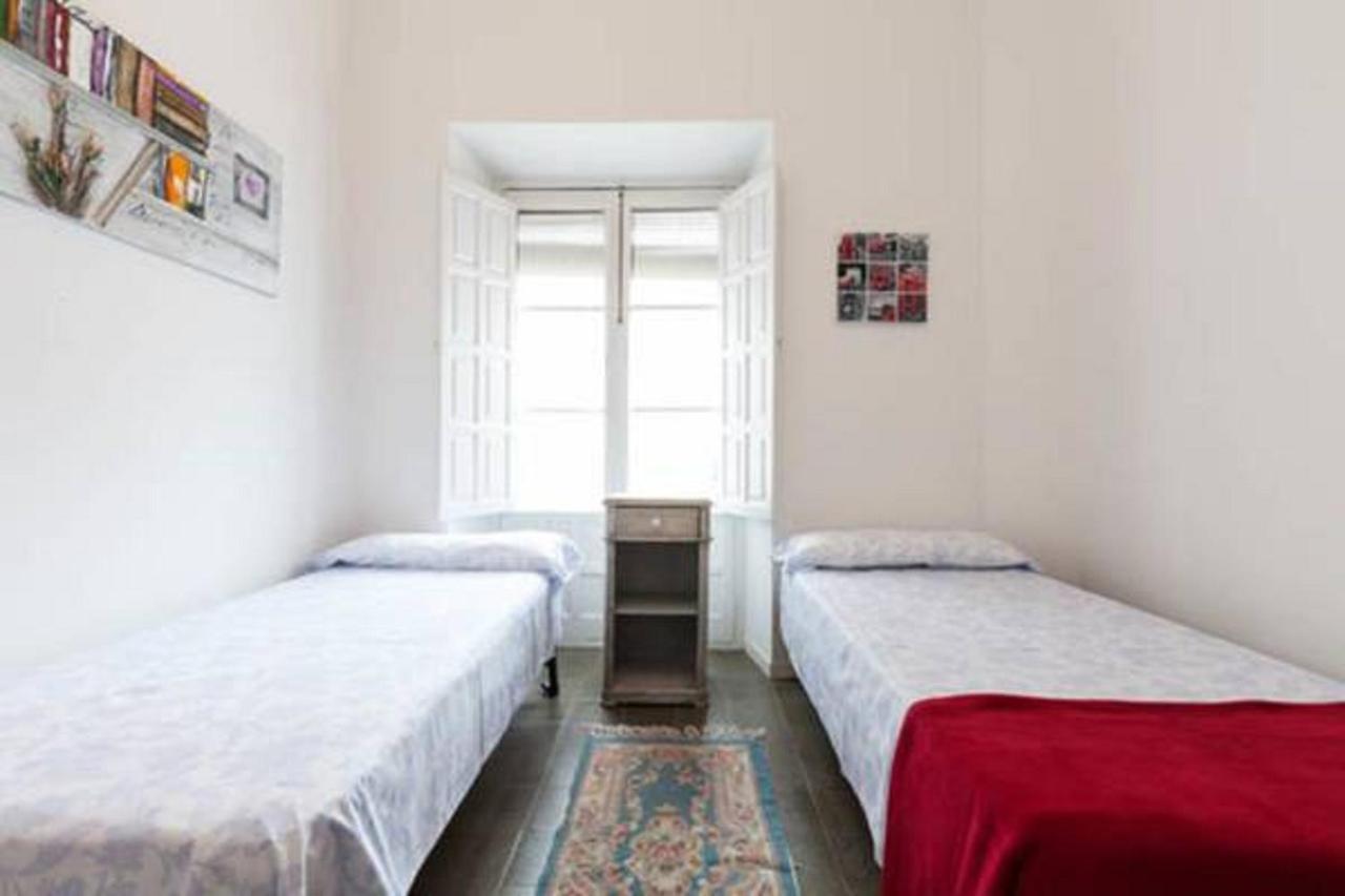 Apartamentos Rg Arenal إشبيلية الغرفة الصورة