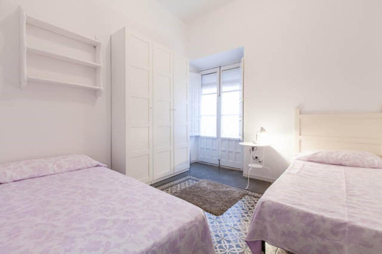 Apartamentos Rg Arenal إشبيلية الغرفة الصورة