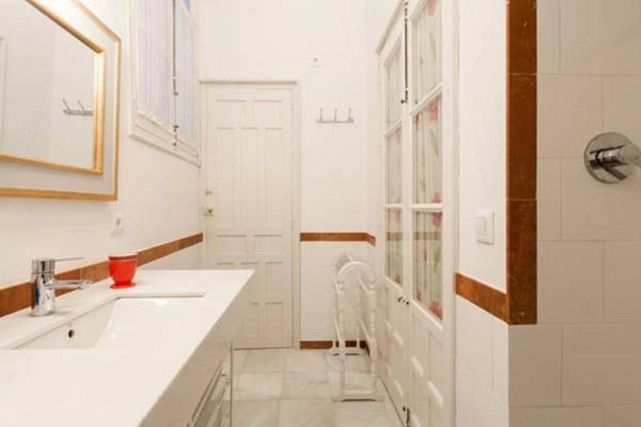Apartamentos Rg Arenal إشبيلية الغرفة الصورة