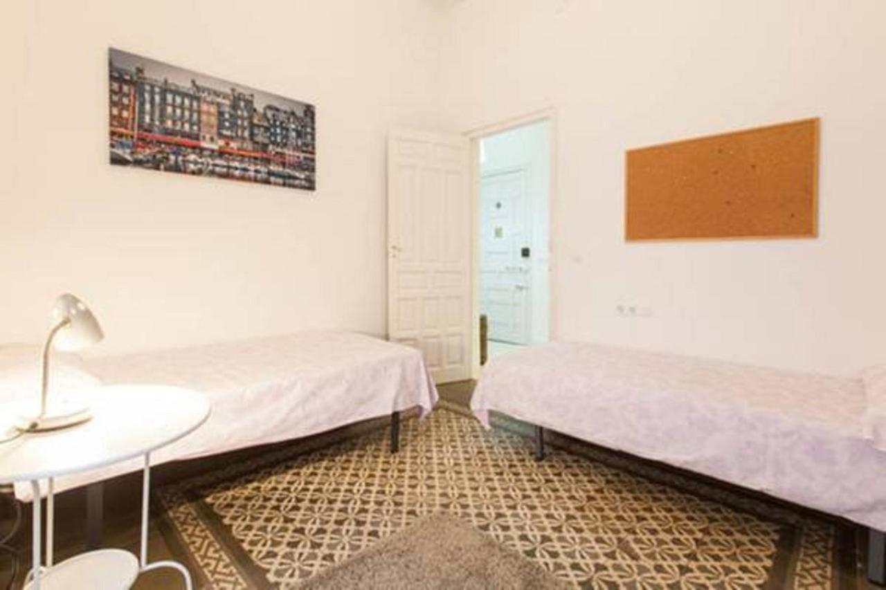 Apartamentos Rg Arenal إشبيلية الغرفة الصورة